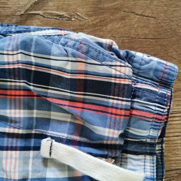 3/$10 Carter's baby boy shorts 12 M - Picture 2 of 4